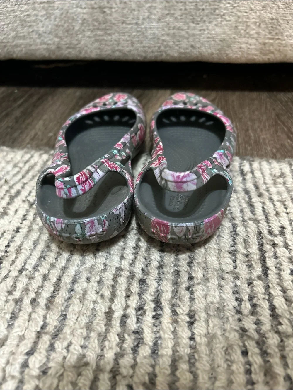 Crocs Women’s Floral Slingback Casual Flats Pink Gray Size 5